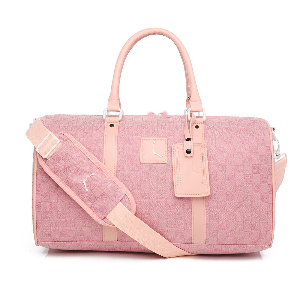 Compact and large-capacity travel bag