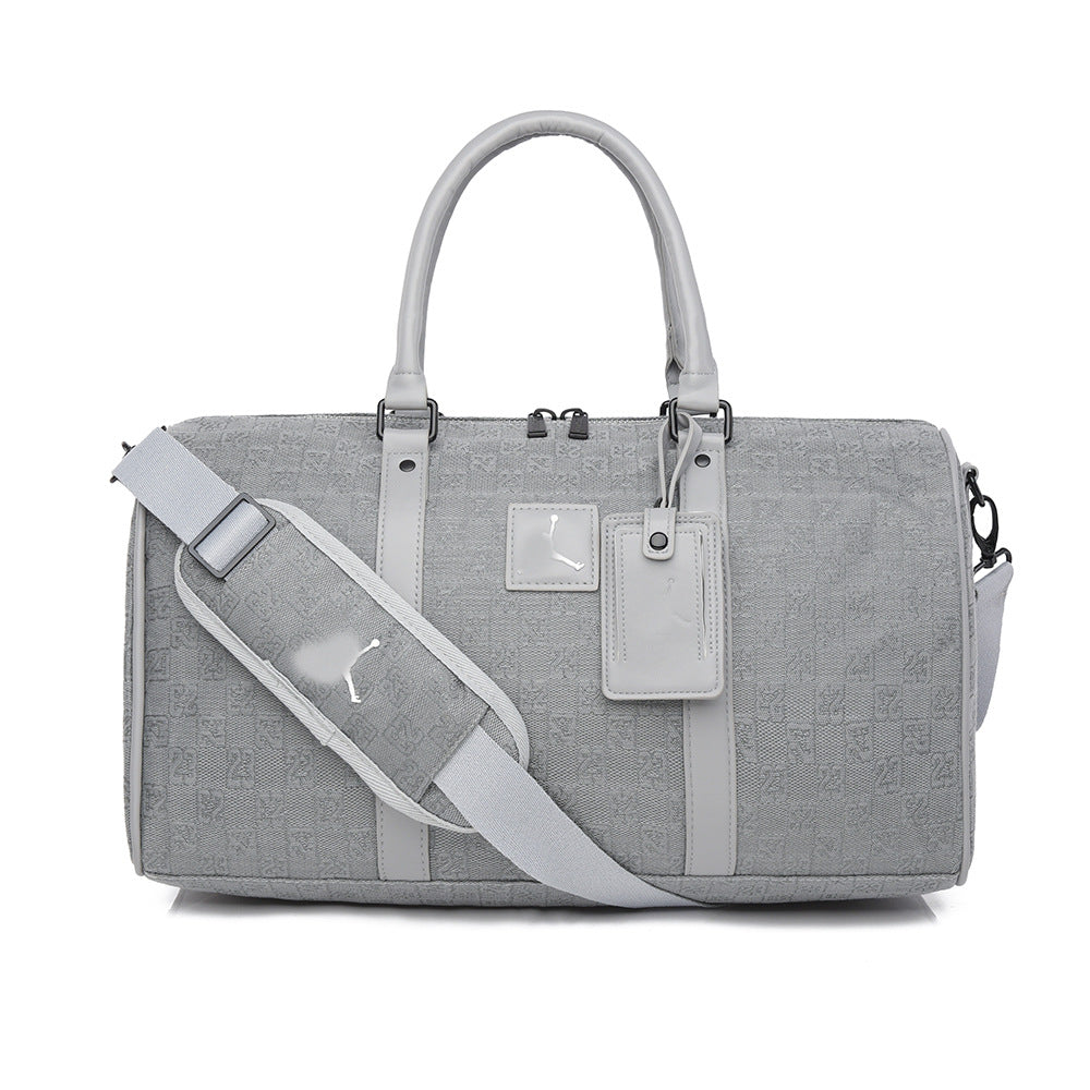 Compact and large-capacity travel bag