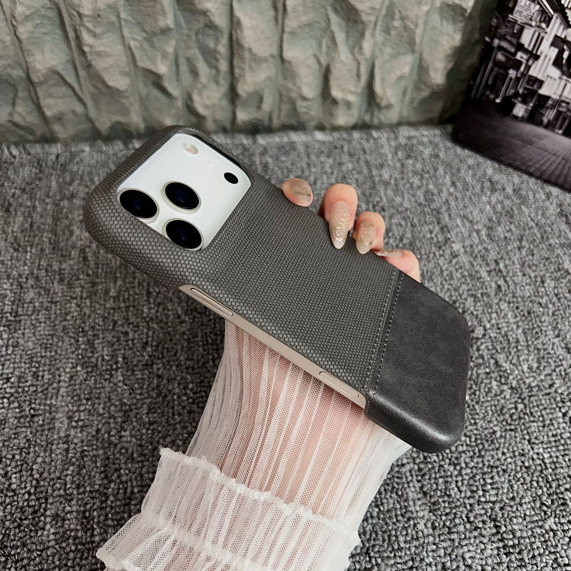 Suitable For Apple 17Promax Magnetic Phone Case Plain Leather Splicing Anti-Slip Iphone16 Half-Pack Anti-Fall Protective Cover