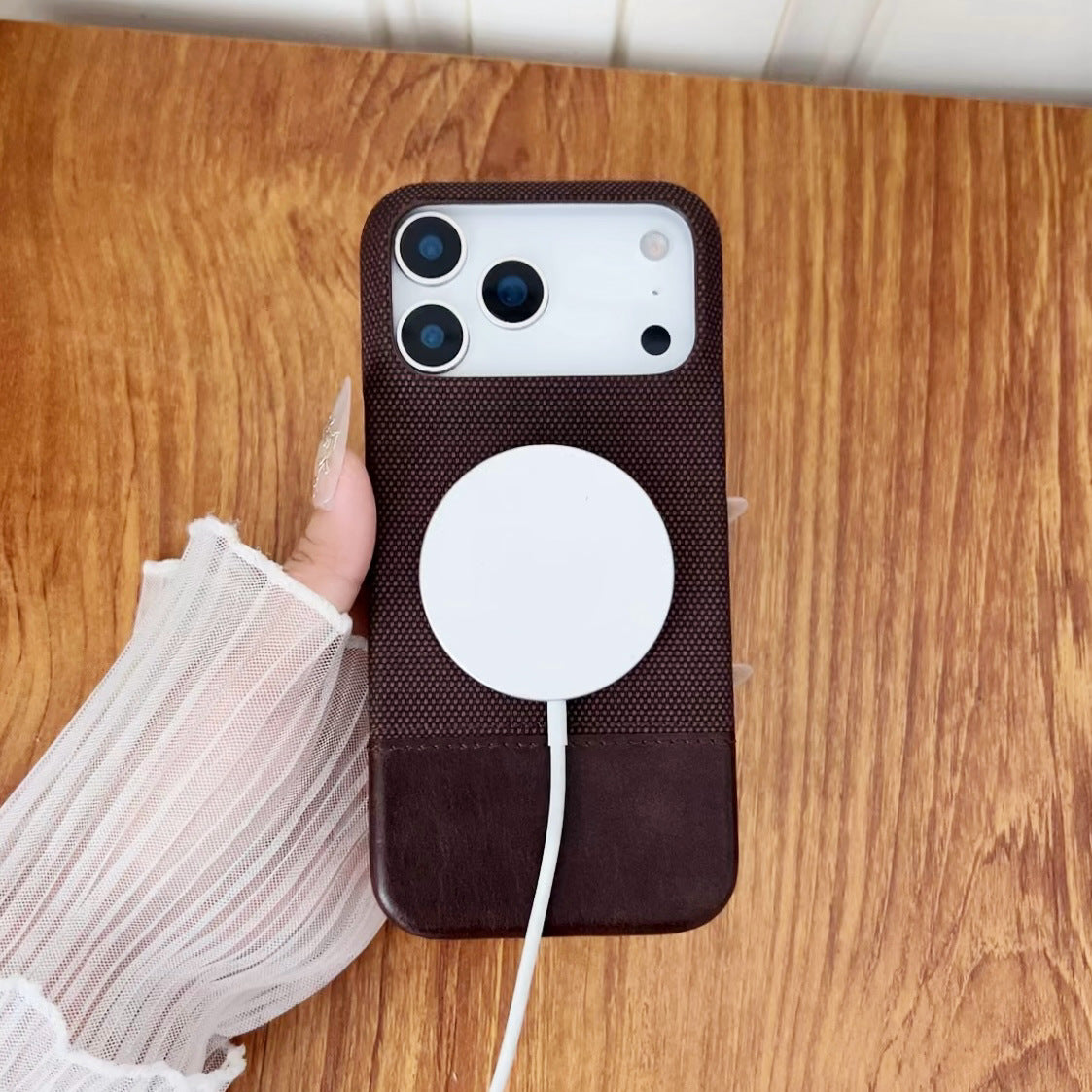 Suitable For Apple 17Promax Magnetic Phone Case Plain Leather Splicing Anti-Slip Iphone16 Half-Pack Anti-Fall Protective Cover
